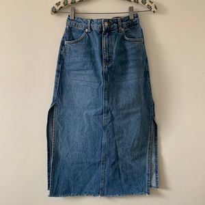 TOPSHOP Petite Denim Midi Skirt - slits at the sides!